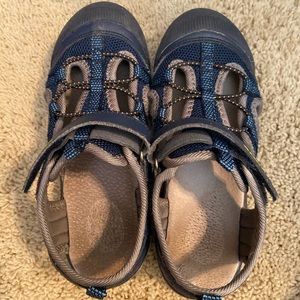 EUC little boys sport sandals